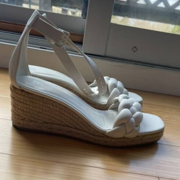**SOLD**H&M White Wedge's - Picture 2 of 4